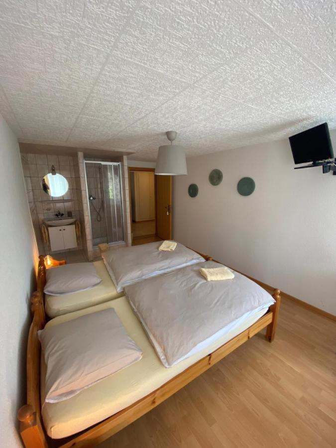 Hotel-Restaurant Des 3 Coeurs Vaulion Bagian luar foto